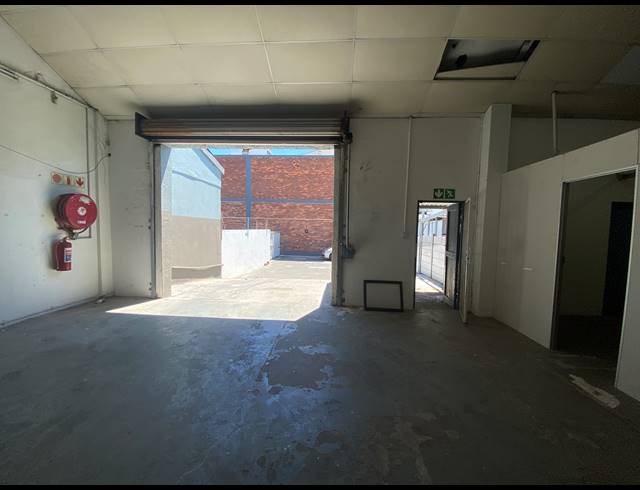 572M² WAREHOUSE TO LET IN PAARDEN EILAND